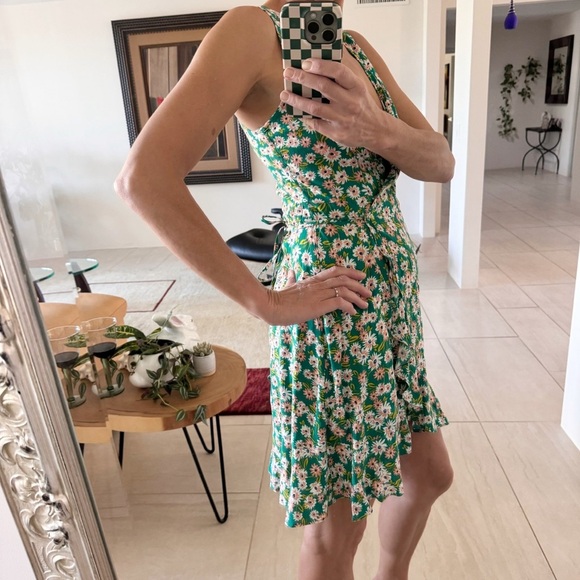 Lush Mini Wrap Sweetheart Dress Floral Size Small - Picture 8 of 8